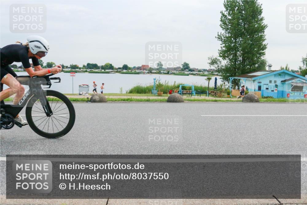 15.06.2025 - 27. Vierlanden-Triathlon H.Heesch http://msf.ph/oto/8037550 15.06.2025 10:52:41 Radfahren 234, 564 meine-sportfotos.de