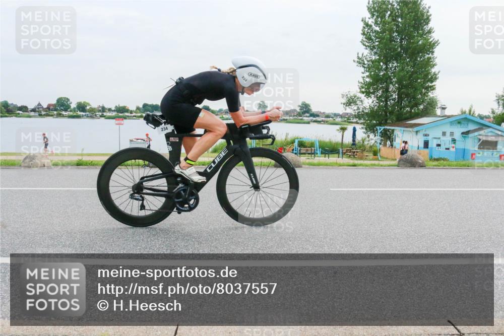 15.06.2025 - 27. Vierlanden-Triathlon H.Heesch http://msf.ph/oto/8037557 15.06.2025 10:52:41 Radfahren 234, 564 meine-sportfotos.de