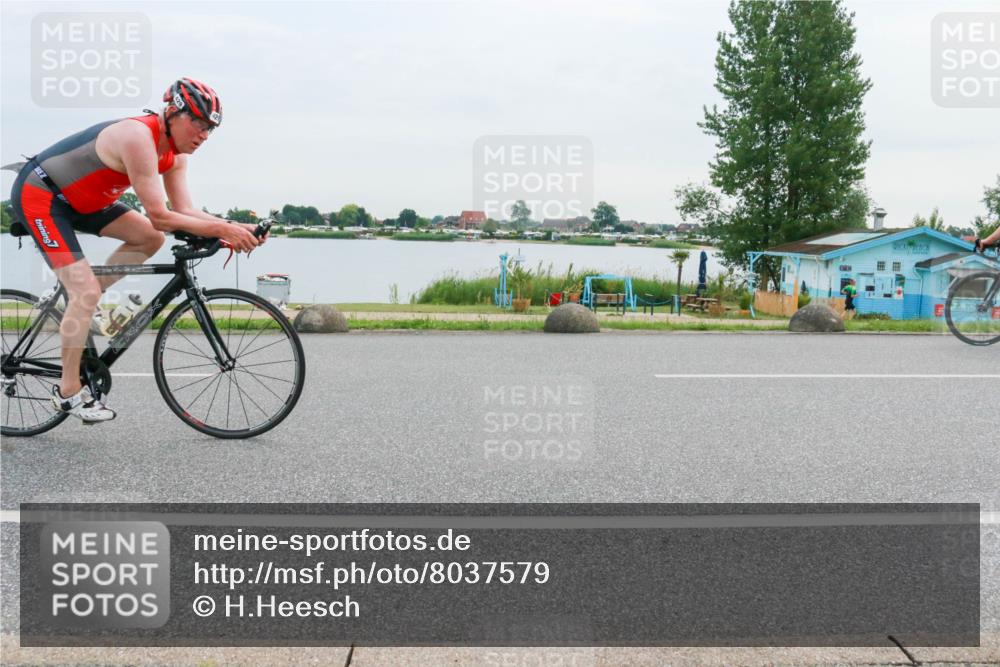 15.06.2025 - 27. Vierlanden-Triathlon H.Heesch http://msf.ph/oto/8037579 15.06.2025 10:52:50 Radfahren 58, 429 meine-sportfotos.de