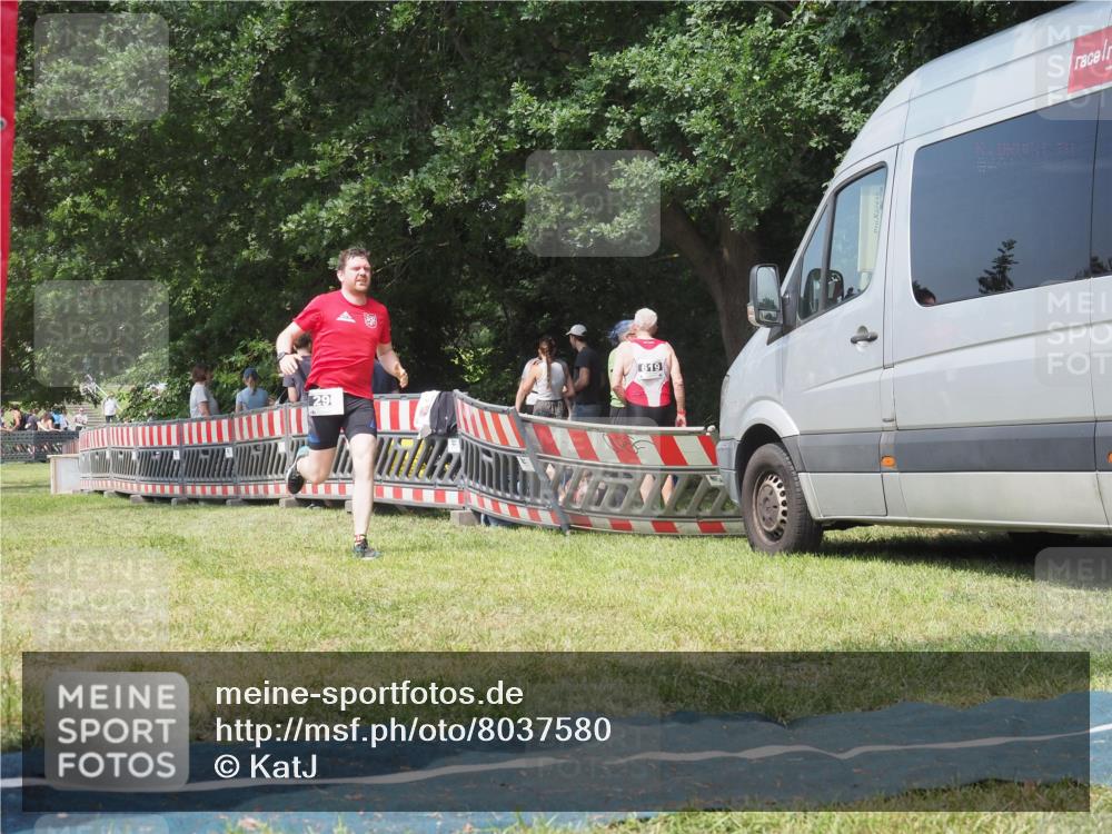 21.06.2025 - 27. Vierlanden-Triathlon KatJ http://msf.ph/oto/8037580 15.06.2025 11:28:23 Schwimmen 883 meine-sportfotos.de