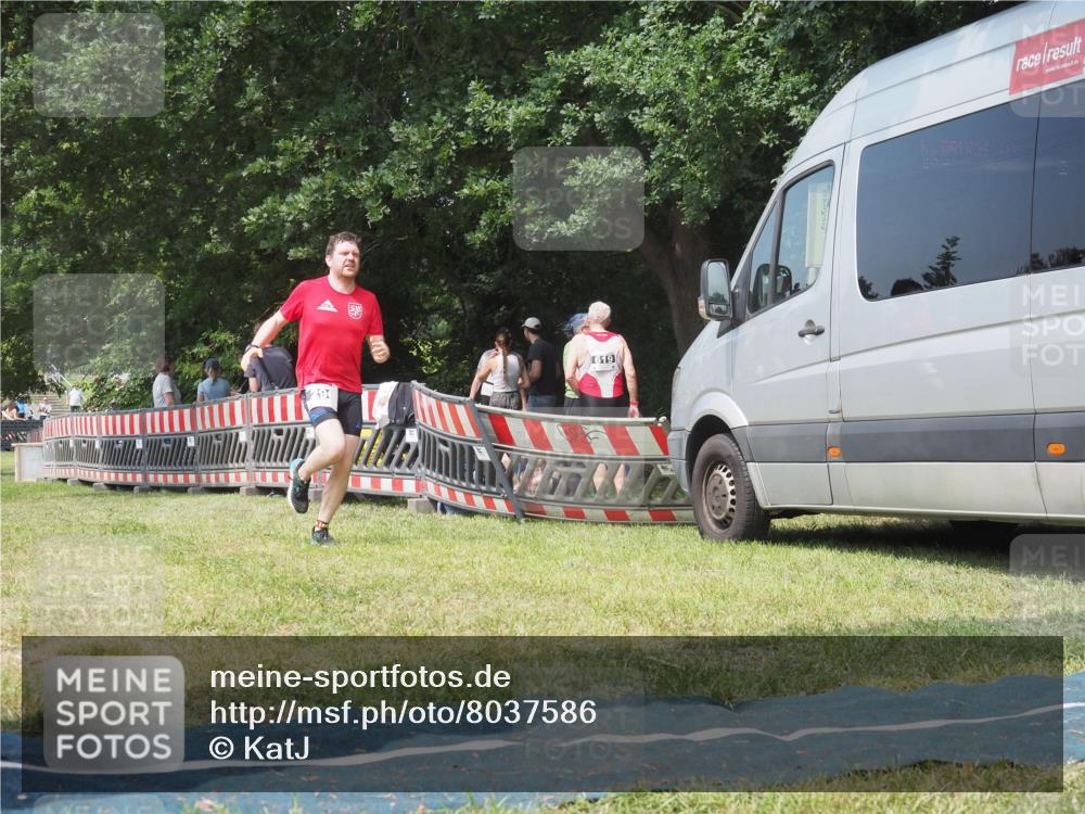 21.06.2025 - 27. Vierlanden-Triathlon KatJ http://msf.ph/oto/8037586 15.06.2025 11:28:23 Schwimmen 883 meine-sportfotos.de