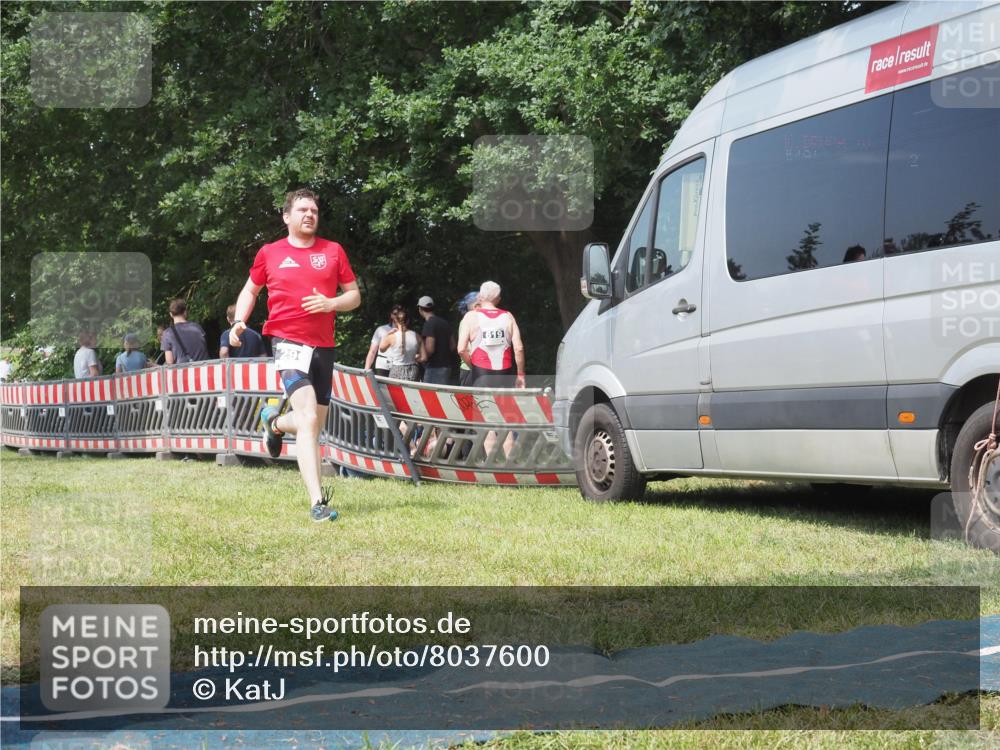 21.06.2025 - 27. Vierlanden-Triathlon KatJ http://msf.ph/oto/8037600 15.06.2025 11:28:23 Schwimmen 883 meine-sportfotos.de