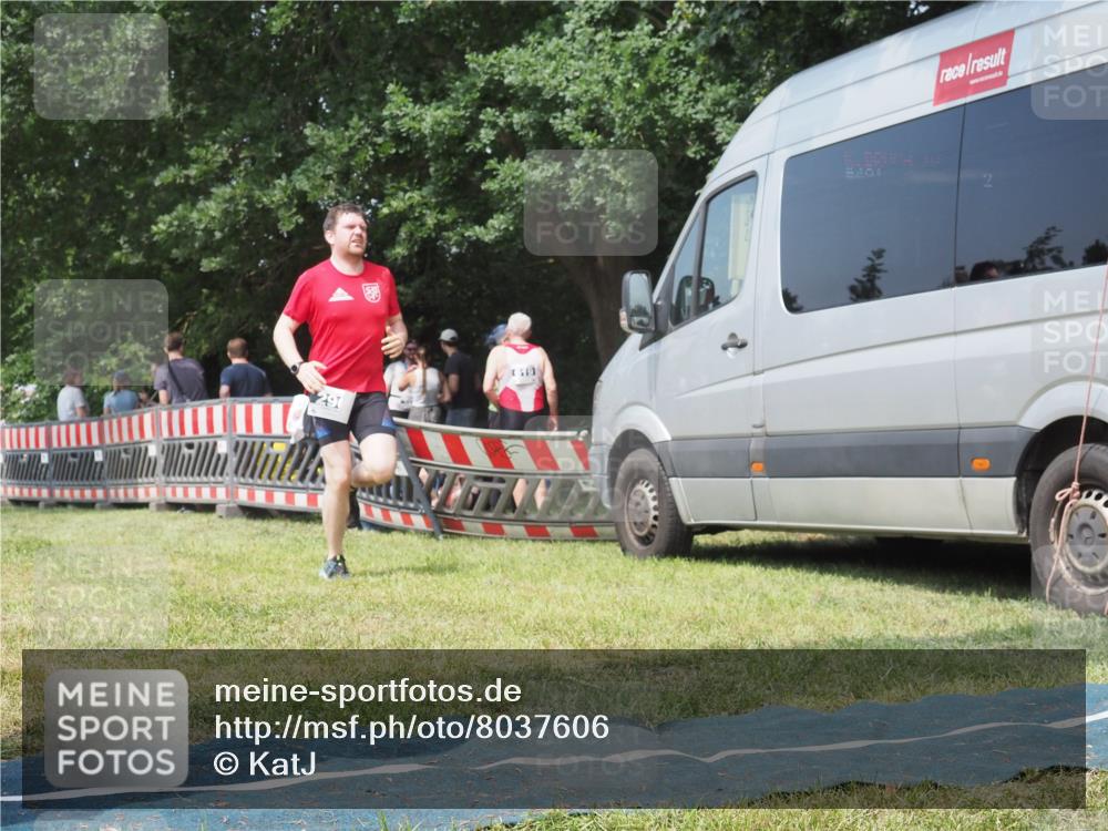 21.06.2025 - 27. Vierlanden-Triathlon KatJ http://msf.ph/oto/8037606 15.06.2025 11:28:23 Schwimmen 883 meine-sportfotos.de