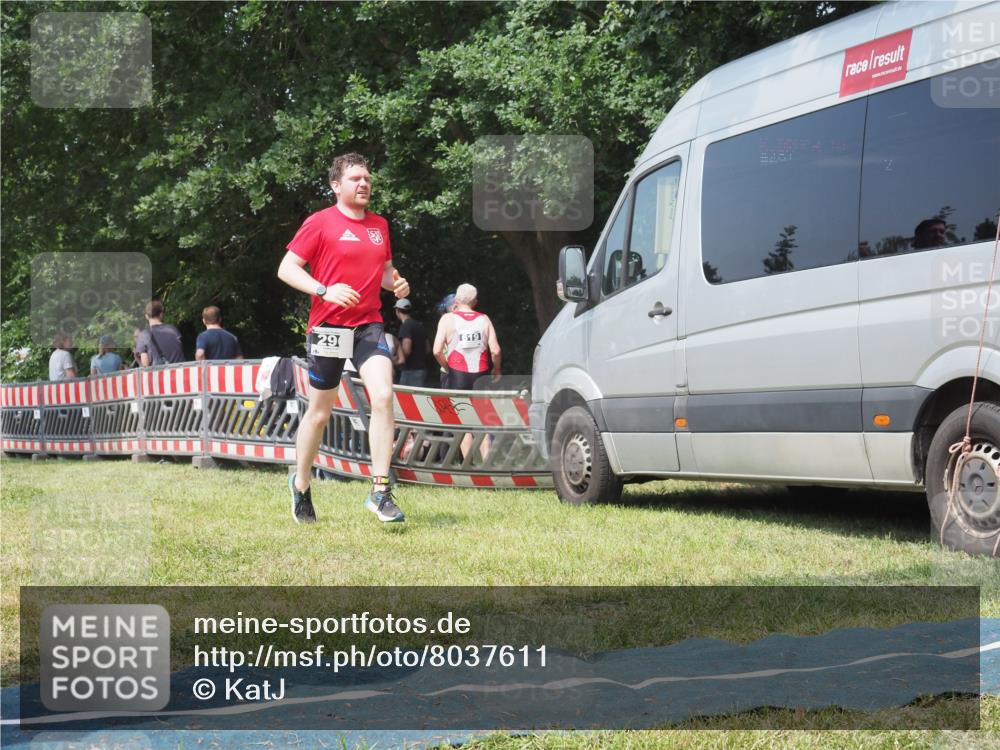 21.06.2025 - 27. Vierlanden-Triathlon KatJ http://msf.ph/oto/8037611 15.06.2025 11:28:23 Schwimmen 883 meine-sportfotos.de
