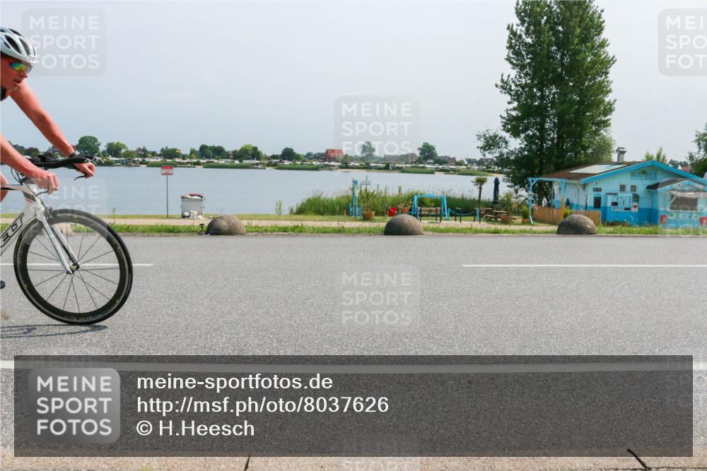 21.06.2025 - 27. Vierlanden-Triathlon H.Heesch http://msf.ph/oto/8037626 15.06.2025 11:47:19 Radfahren 717, 787 meine-sportfotos.de