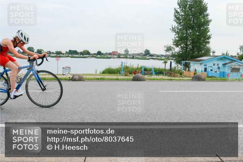15.06.2025 - 27. Vierlanden-Triathlon H.Heesch http://msf.ph/oto/8037645 15.06.2025 10:52:55 Radfahren 58, 625 meine-sportfotos.de