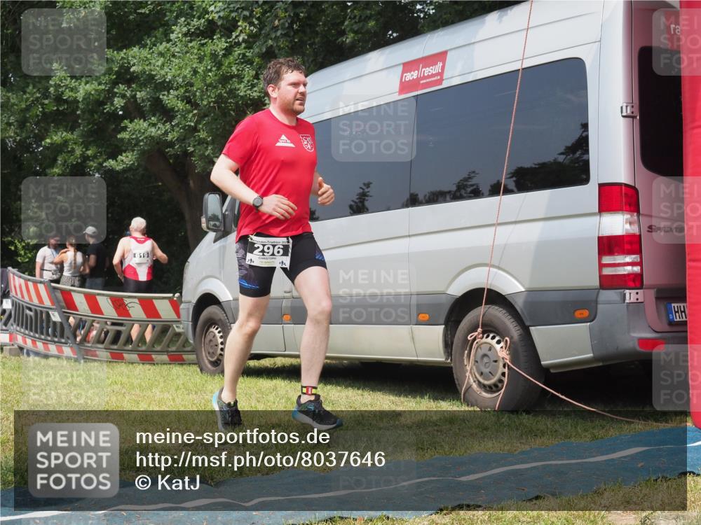 21.06.2025 - 27. Vierlanden-Triathlon KatJ http://msf.ph/oto/8037646 15.06.2025 11:28:24 Schwimmen 883 meine-sportfotos.de