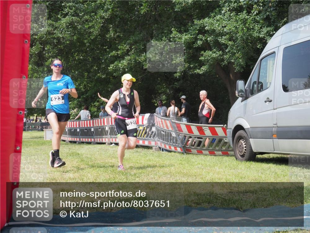 21.06.2025 - 27. Vierlanden-Triathlon KatJ http://msf.ph/oto/8037651 15.06.2025 11:28:59 Schwimmen  meine-sportfotos.de