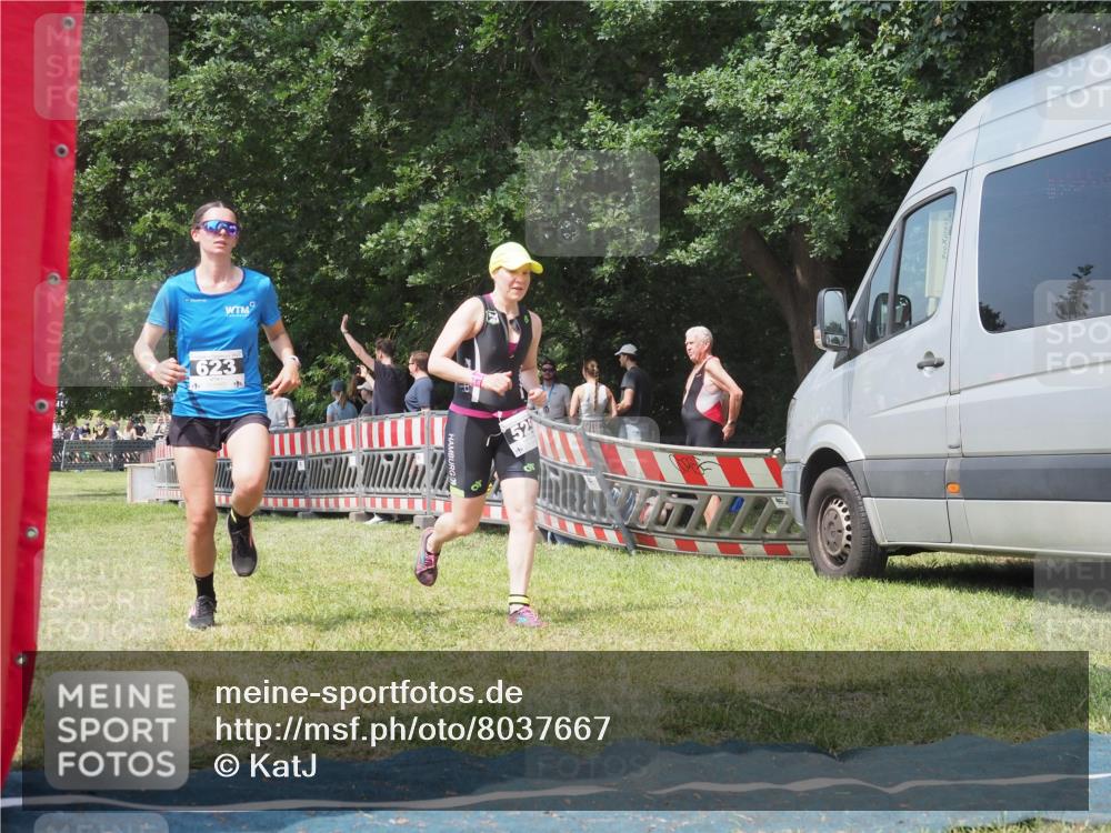 21.06.2025 - 27. Vierlanden-Triathlon KatJ http://msf.ph/oto/8037667 15.06.2025 11:29:00 Schwimmen  meine-sportfotos.de