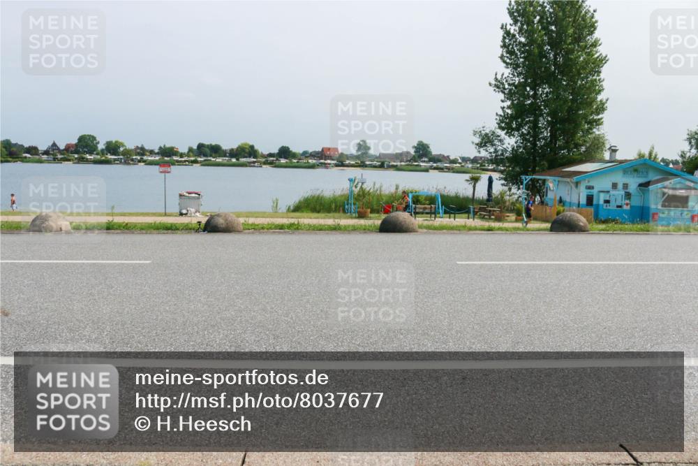21.06.2025 - 27. Vierlanden-Triathlon H.Heesch http://msf.ph/oto/8037677 15.06.2025 11:47:30 Radfahren 684, 934 meine-sportfotos.de
