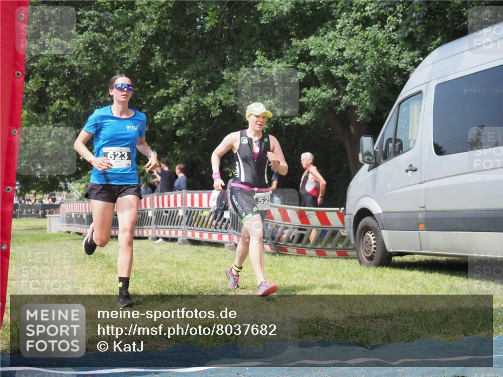 21.06.2025 - 27. Vierlanden-Triathlon KatJ http://msf.ph/oto/8037682 15.06.2025 11:29:00 Schwimmen  meine-sportfotos.de
