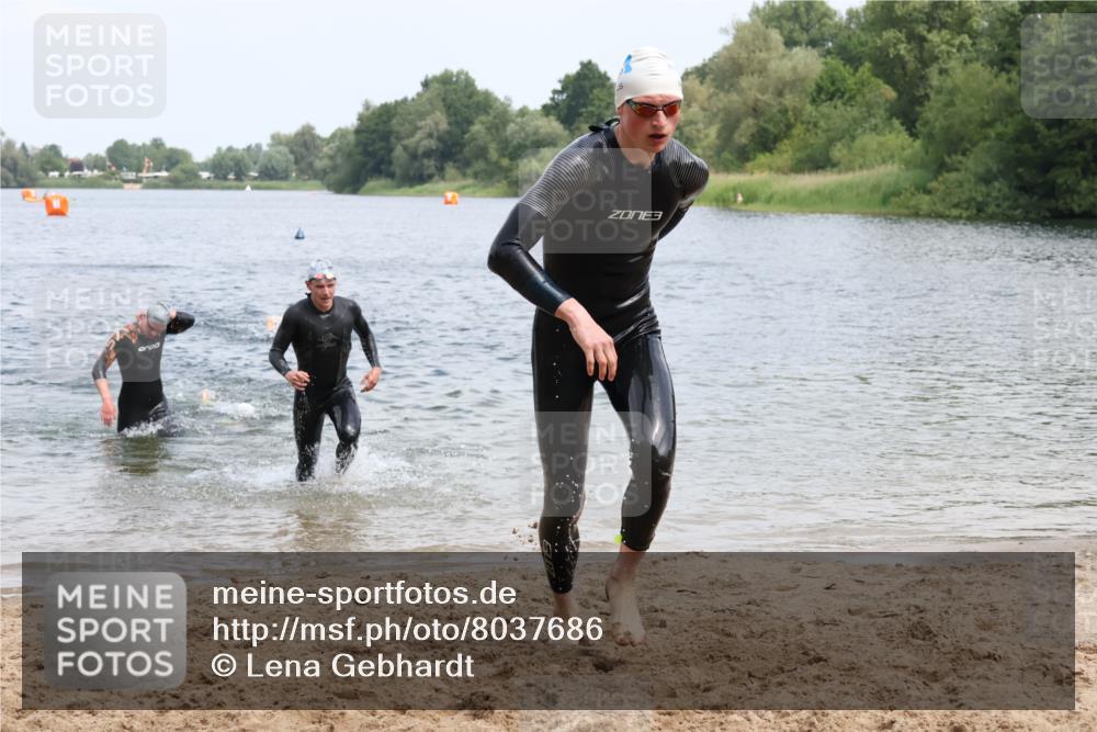 21.06.2025 - 27. Vierlanden-Triathlon Lena Gebhardt http://msf.ph/oto/8037686 15.06.2025 12:06:53 Schwimmen 1024, 1025, 1026, 1027 meine-sportfotos.de