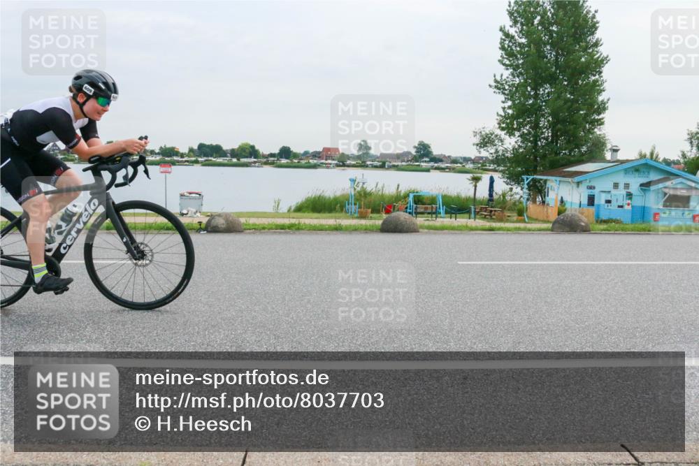 15.06.2025 - 27. Vierlanden-Triathlon H.Heesch http://msf.ph/oto/8037703 15.06.2025 10:53:16 Radfahren 391, 609 meine-sportfotos.de