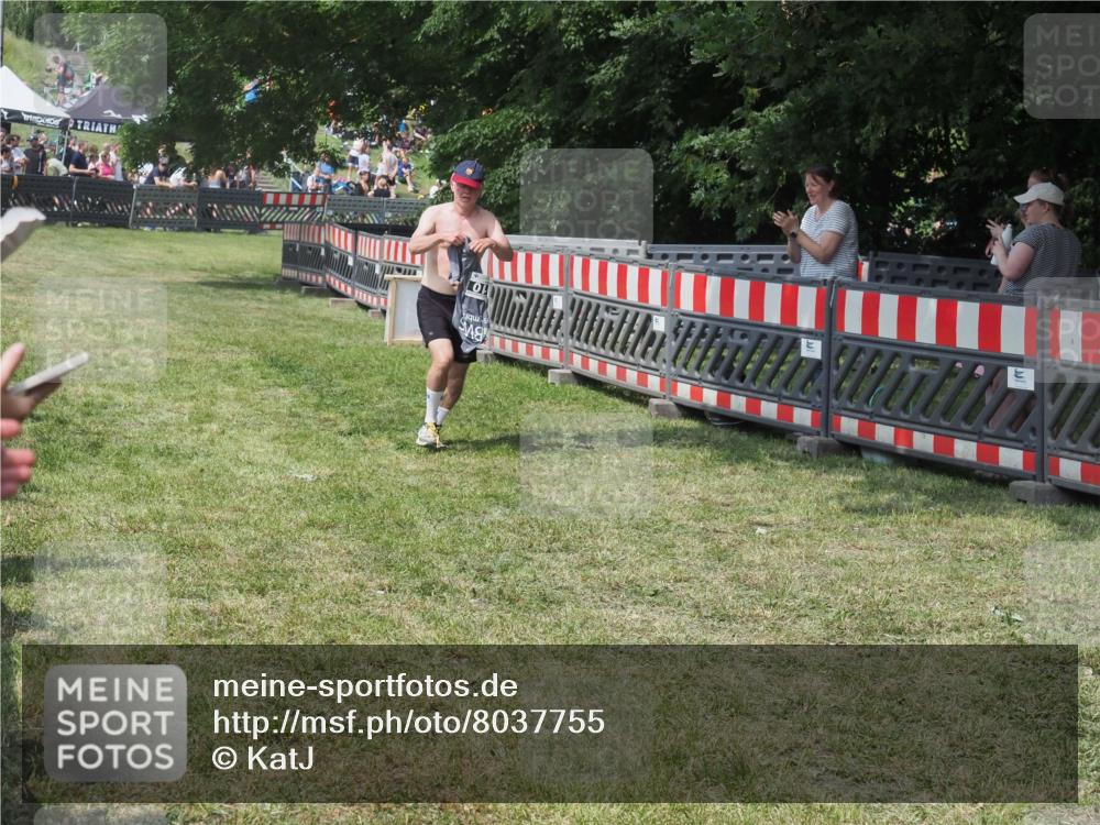 21.06.2025 - 27. Vierlanden-Triathlon KatJ http://msf.ph/oto/8037755 15.06.2025 11:30:42 Schwimmen 910 meine-sportfotos.de