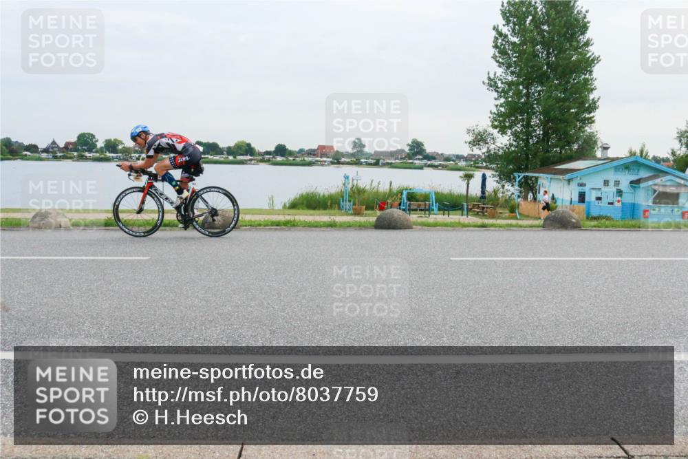 15.06.2025 - 27. Vierlanden-Triathlon H.Heesch http://msf.ph/oto/8037759 15.06.2025 10:53:21 Radfahren 143, 169 meine-sportfotos.de