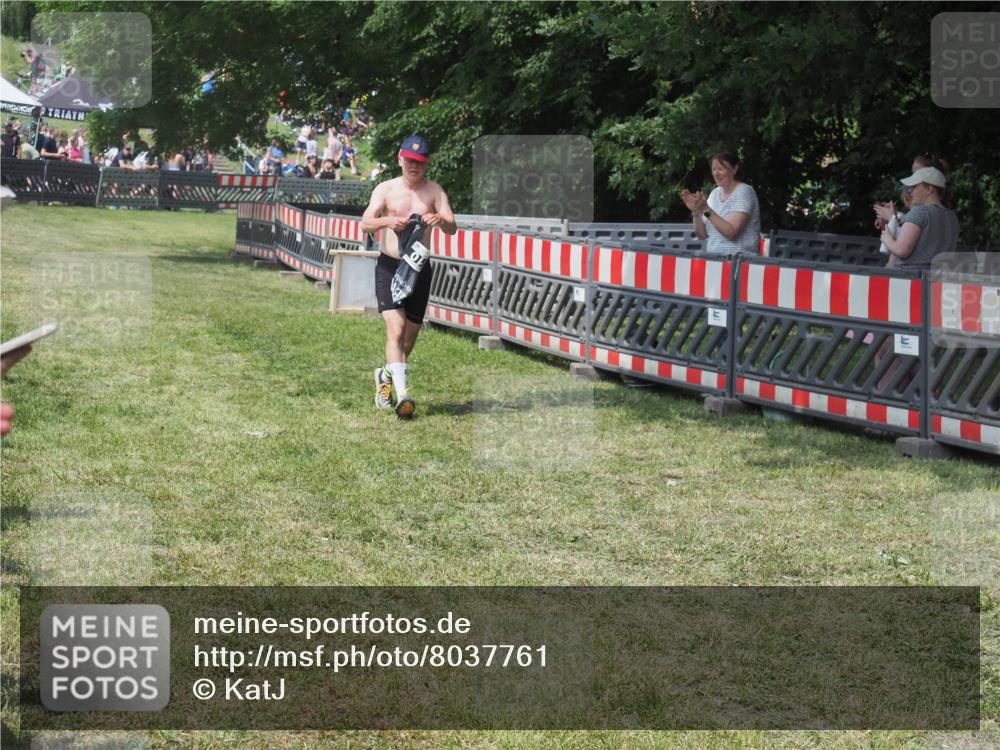 21.06.2025 - 27. Vierlanden-Triathlon KatJ http://msf.ph/oto/8037761 15.06.2025 11:30:42 Schwimmen 910 meine-sportfotos.de