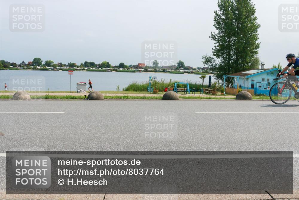 21.06.2025 - 27. Vierlanden-Triathlon H.Heesch http://msf.ph/oto/8037764 15.06.2025 11:47:33 Radfahren 649, 684, 934 meine-sportfotos.de