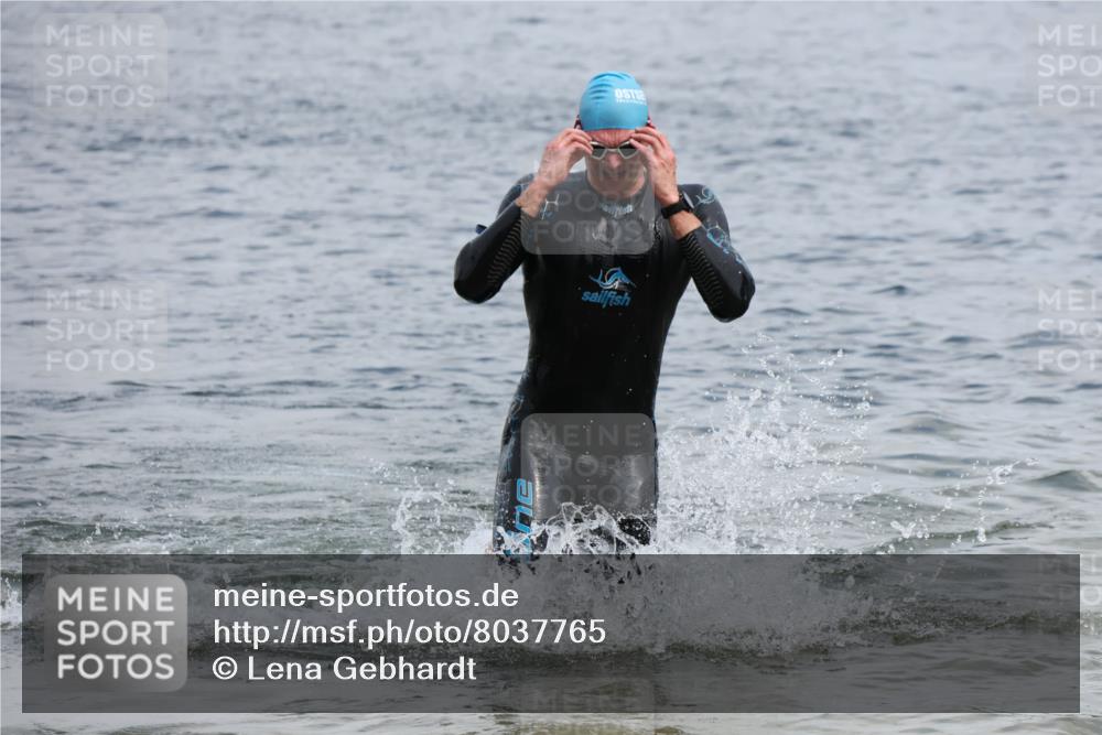 21.06.2025 - 27. Vierlanden-Triathlon Lena Gebhardt http://msf.ph/oto/8037765 15.06.2025 12:07:05 Schwimmen 1018, 1024, 1025, 1026 meine-sportfotos.de