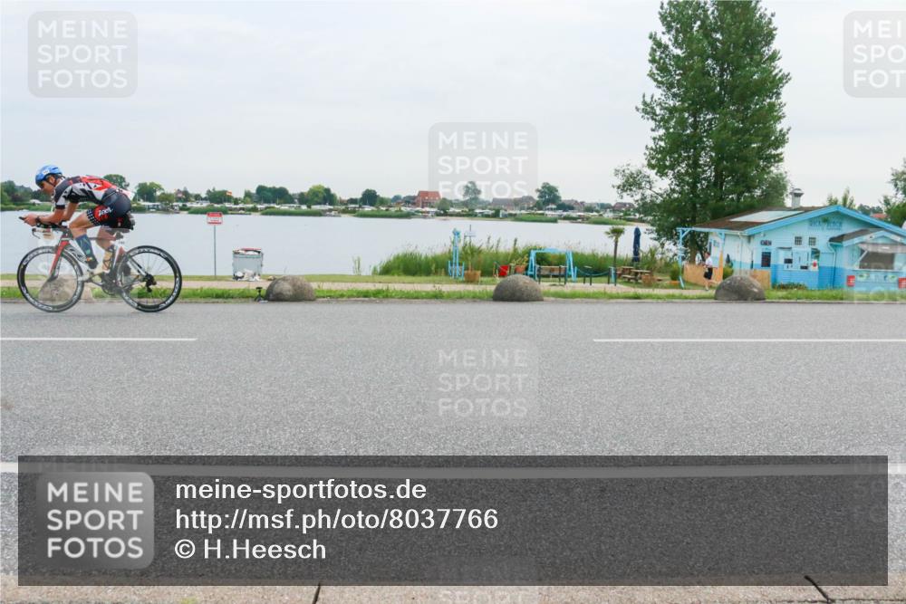 15.06.2025 - 27. Vierlanden-Triathlon H.Heesch http://msf.ph/oto/8037766 15.06.2025 10:53:22 Radfahren 68, 143, 169 meine-sportfotos.de