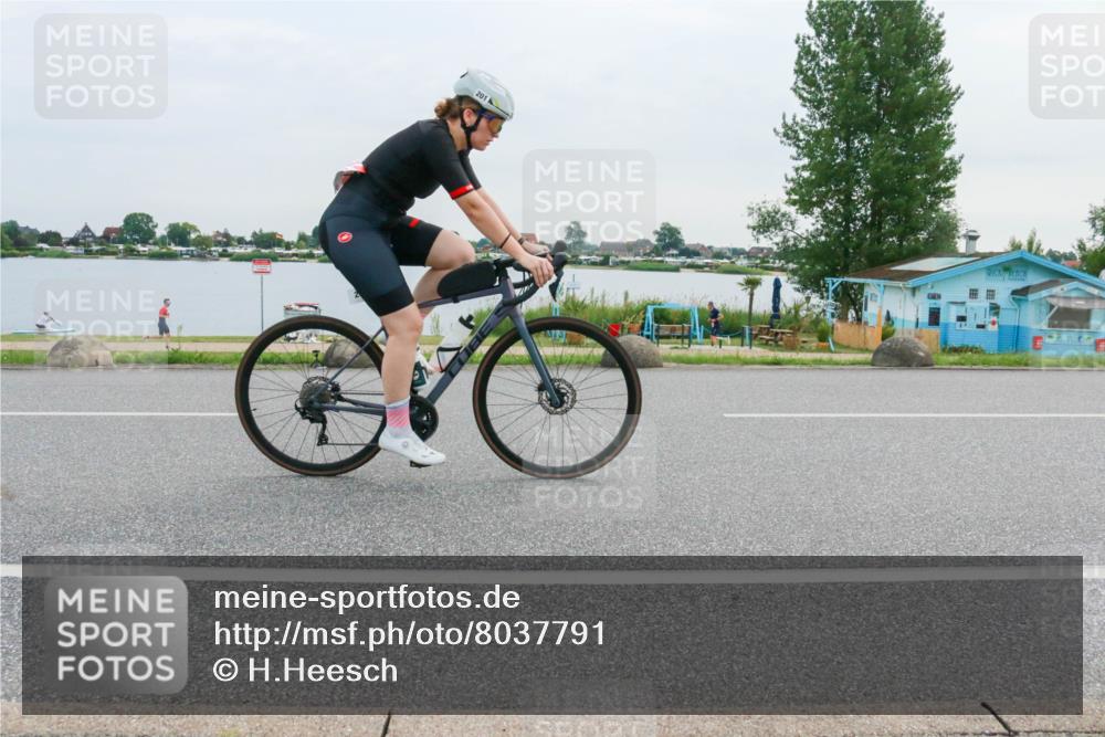 15.06.2025 - 27. Vierlanden-Triathlon H.Heesch http://msf.ph/oto/8037791 15.06.2025 10:53:38 Radfahren 70, 113, 181, 201, 290 meine-sportfotos.de