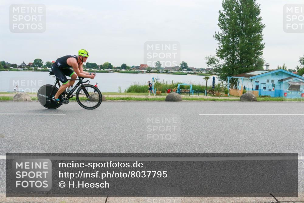 15.06.2025 - 27. Vierlanden-Triathlon H.Heesch http://msf.ph/oto/8037795 15.06.2025 10:53:40 Radfahren 70, 113, 181, 201, 290 meine-sportfotos.de