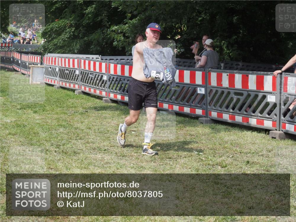 21.06.2025 - 27. Vierlanden-Triathlon KatJ http://msf.ph/oto/8037805 15.06.2025 11:30:44 Schwimmen 910 meine-sportfotos.de