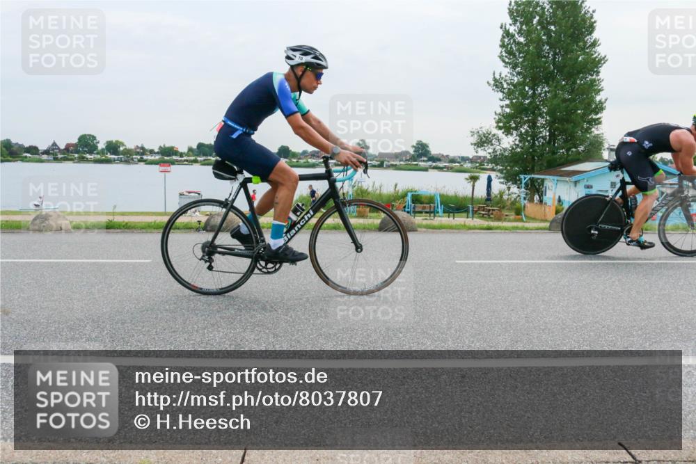 15.06.2025 - 27. Vierlanden-Triathlon H.Heesch http://msf.ph/oto/8037807 15.06.2025 10:53:40 Radfahren 70, 113, 181, 201, 290 meine-sportfotos.de