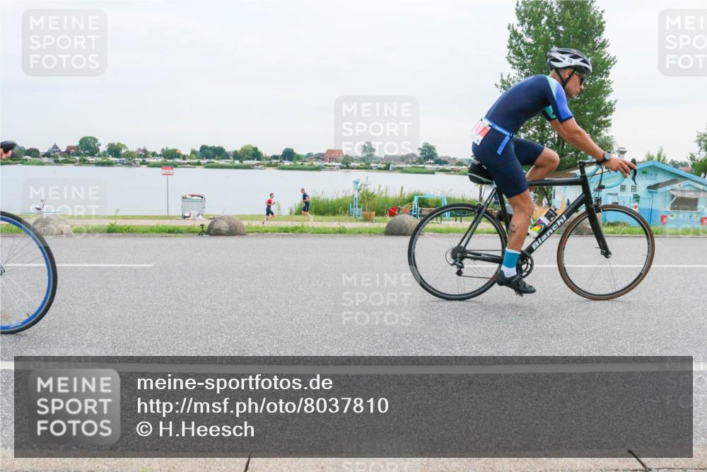 15.06.2025 - 27. Vierlanden-Triathlon H.Heesch http://msf.ph/oto/8037810 15.06.2025 10:53:40 Radfahren 70, 113, 181, 201, 290 meine-sportfotos.de