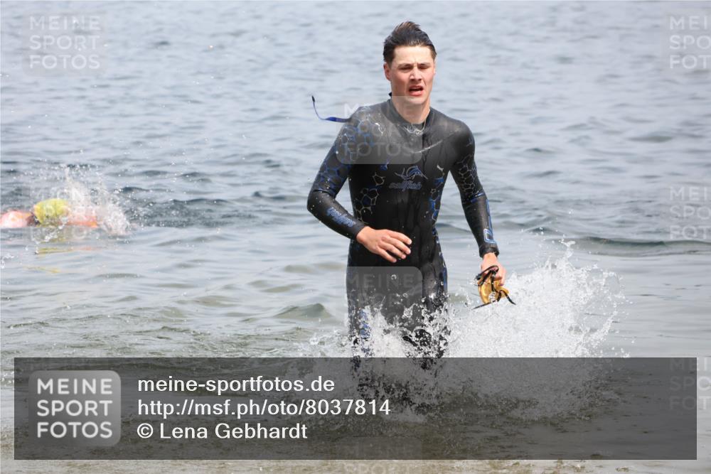 21.06.2025 - 27. Vierlanden-Triathlon Lena Gebhardt http://msf.ph/oto/8037814 15.06.2025 12:08:42 Schwimmen 1034, 1035, 1037, 1038 meine-sportfotos.de