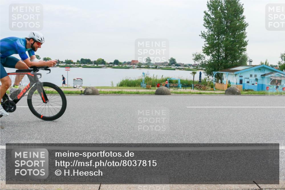 15.06.2025 - 27. Vierlanden-Triathlon H.Heesch http://msf.ph/oto/8037815 15.06.2025 10:53:43 Radfahren 70, 113, 181, 290 meine-sportfotos.de