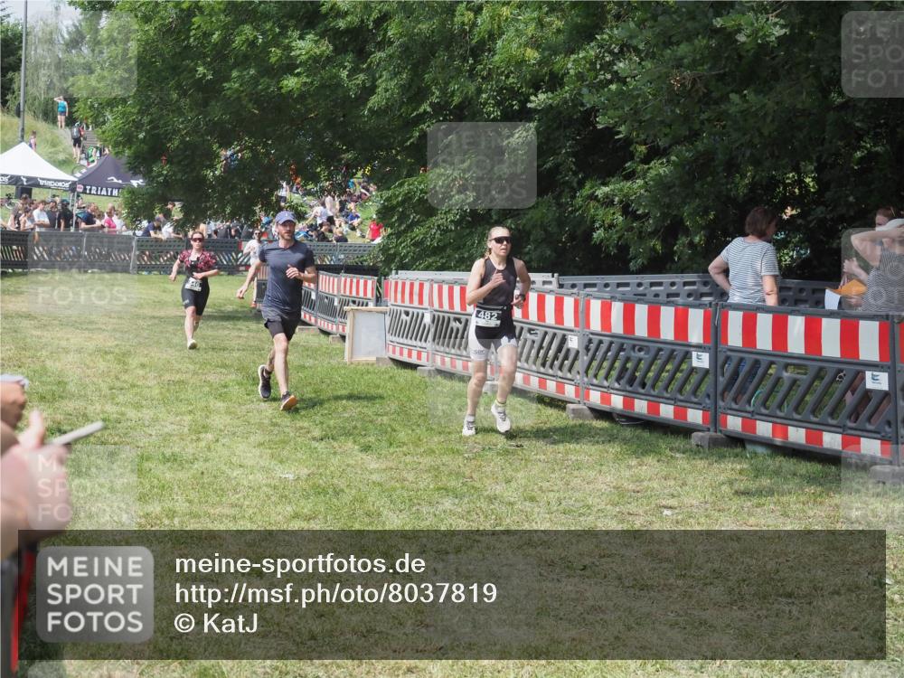 21.06.2025 - 27. Vierlanden-Triathlon KatJ http://msf.ph/oto/8037819 15.06.2025 11:30:58 Schwimmen  meine-sportfotos.de