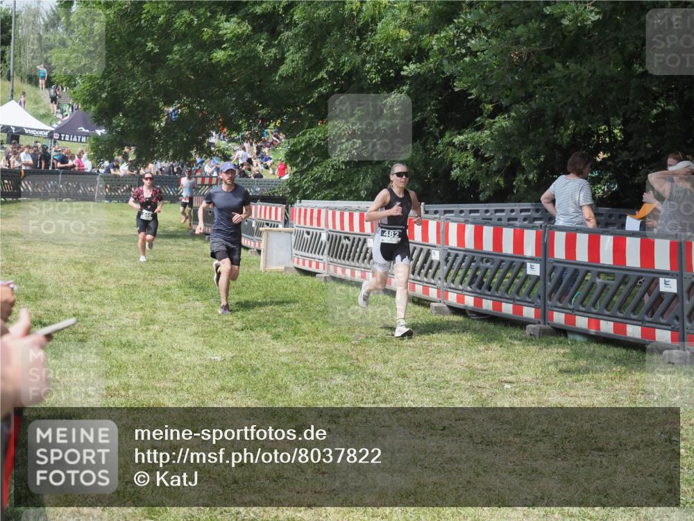 21.06.2025 - 27. Vierlanden-Triathlon KatJ http://msf.ph/oto/8037822 15.06.2025 11:30:58 Schwimmen  meine-sportfotos.de