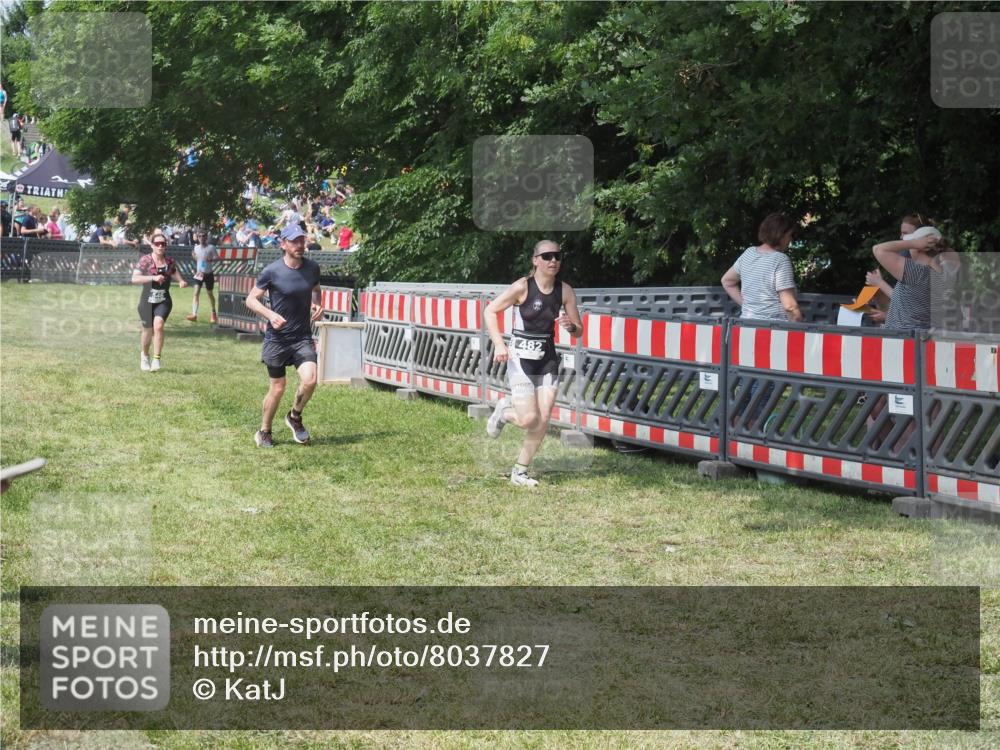 21.06.2025 - 27. Vierlanden-Triathlon KatJ http://msf.ph/oto/8037827 15.06.2025 11:30:59 Schwimmen  meine-sportfotos.de