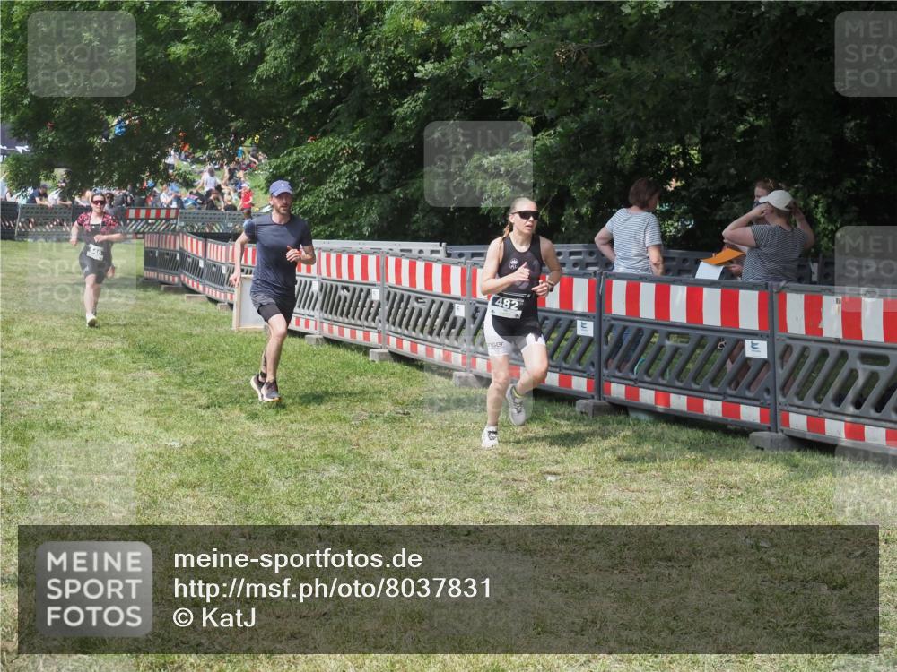 21.06.2025 - 27. Vierlanden-Triathlon KatJ http://msf.ph/oto/8037831 15.06.2025 11:30:59 Schwimmen  meine-sportfotos.de