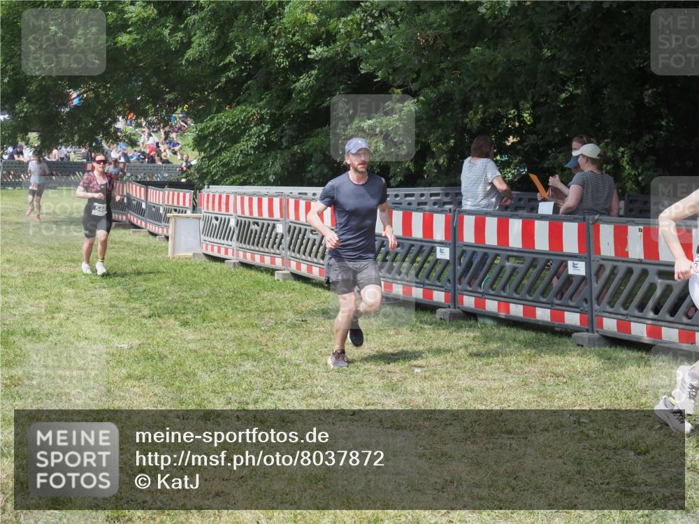 21.06.2025 - 27. Vierlanden-Triathlon KatJ http://msf.ph/oto/8037872 15.06.2025 11:31:00 Schwimmen  meine-sportfotos.de