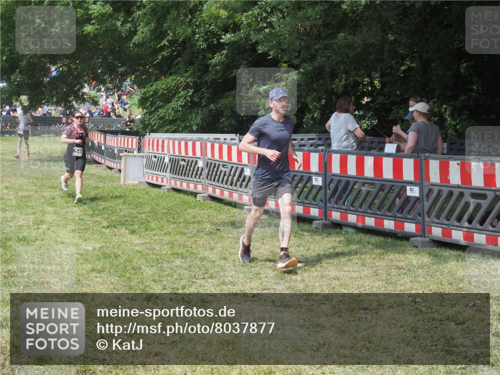 21.06.2025 - 27. Vierlanden-Triathlon KatJ http://msf.ph/oto/8037877 15.06.2025 11:31:00 Schwimmen  meine-sportfotos.de