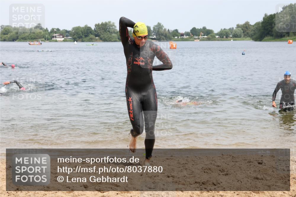 21.06.2025 - 27. Vierlanden-Triathlon Lena Gebhardt http://msf.ph/oto/8037880 15.06.2025 12:08:47 Schwimmen 1034, 1035, 1036, 1037, 1038 meine-sportfotos.de