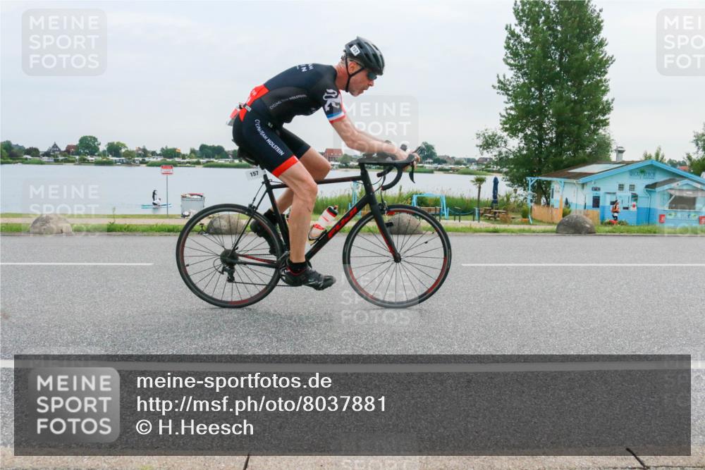 15.06.2025 - 27. Vierlanden-Triathlon H.Heesch http://msf.ph/oto/8037881 15.06.2025 10:54:01 Radfahren 157, 362, 622 meine-sportfotos.de