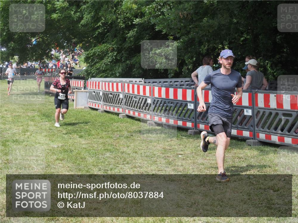 21.06.2025 - 27. Vierlanden-Triathlon KatJ http://msf.ph/oto/8037884 15.06.2025 11:31:01 Schwimmen  meine-sportfotos.de