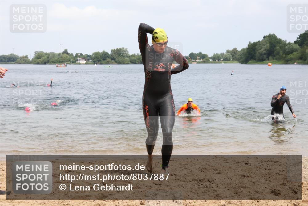 21.06.2025 - 27. Vierlanden-Triathlon Lena Gebhardt http://msf.ph/oto/8037887 15.06.2025 12:08:47 Schwimmen 1034, 1035, 1036, 1037, 1038 meine-sportfotos.de