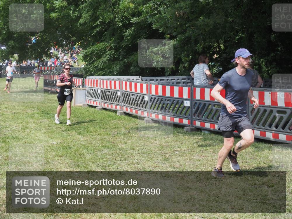 21.06.2025 - 27. Vierlanden-Triathlon KatJ http://msf.ph/oto/8037890 15.06.2025 11:31:01 Schwimmen  meine-sportfotos.de