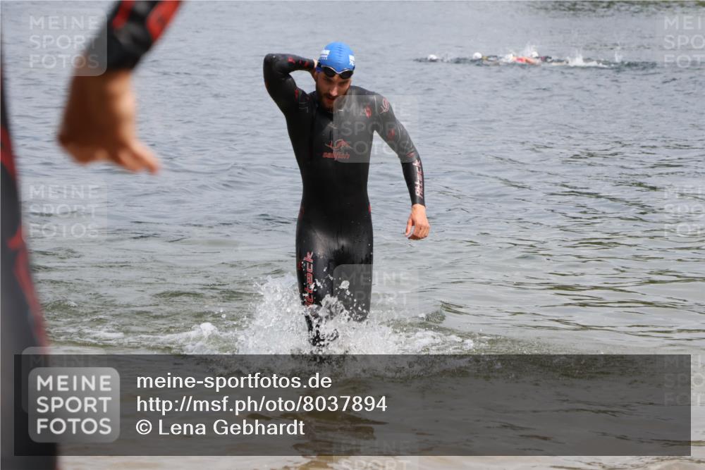 21.06.2025 - 27. Vierlanden-Triathlon Lena Gebhardt http://msf.ph/oto/8037894 15.06.2025 12:08:48 Schwimmen 1034, 1035, 1036, 1037, 1038 meine-sportfotos.de