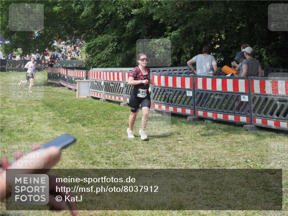 21.06.2025 - 27. Vierlanden-Triathlon KatJ http://msf.ph/oto/8037912 15.06.2025 11:31:02 Schwimmen  meine-sportfotos.de
