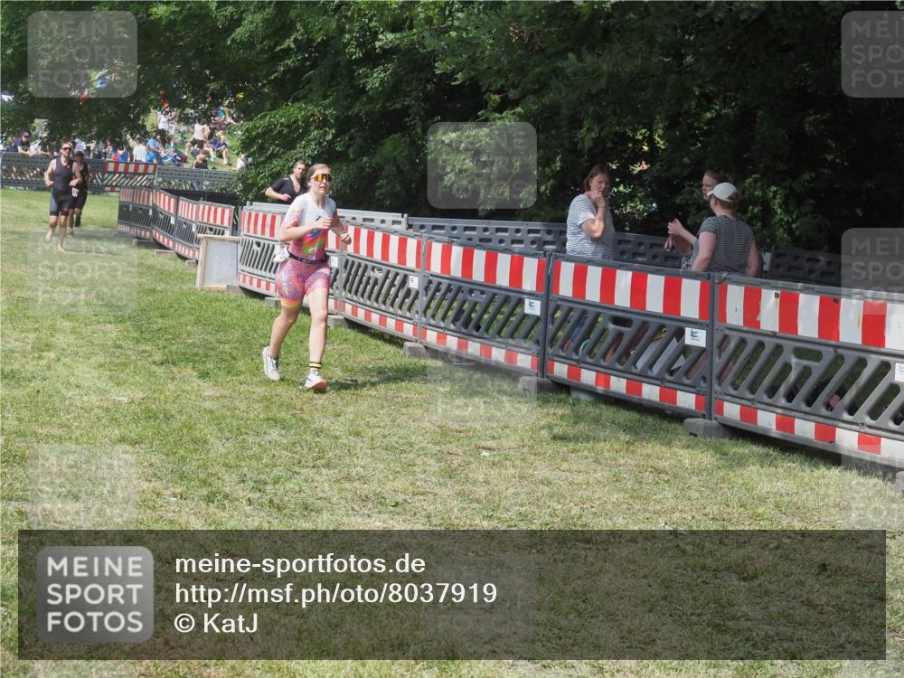 21.06.2025 - 27. Vierlanden-Triathlon KatJ http://msf.ph/oto/8037919 15.06.2025 11:31:08 Schwimmen  meine-sportfotos.de