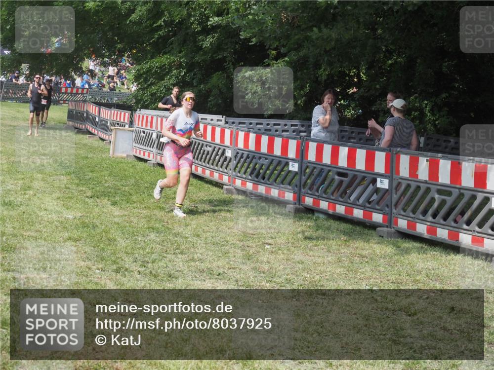 21.06.2025 - 27. Vierlanden-Triathlon KatJ http://msf.ph/oto/8037925 15.06.2025 11:31:08 Schwimmen  meine-sportfotos.de