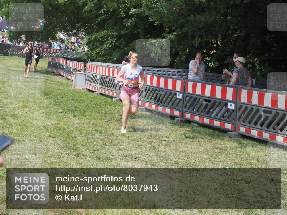 21.06.2025 - 27. Vierlanden-Triathlon KatJ http://msf.ph/oto/8037943 15.06.2025 11:31:08 Schwimmen  meine-sportfotos.de