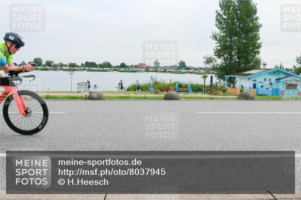 15.06.2025 - 27. Vierlanden-Triathlon H.Heesch http://msf.ph/oto/8037945 15.06.2025 10:54:18 Radfahren 317, 454, 540, 570 meine-sportfotos.de