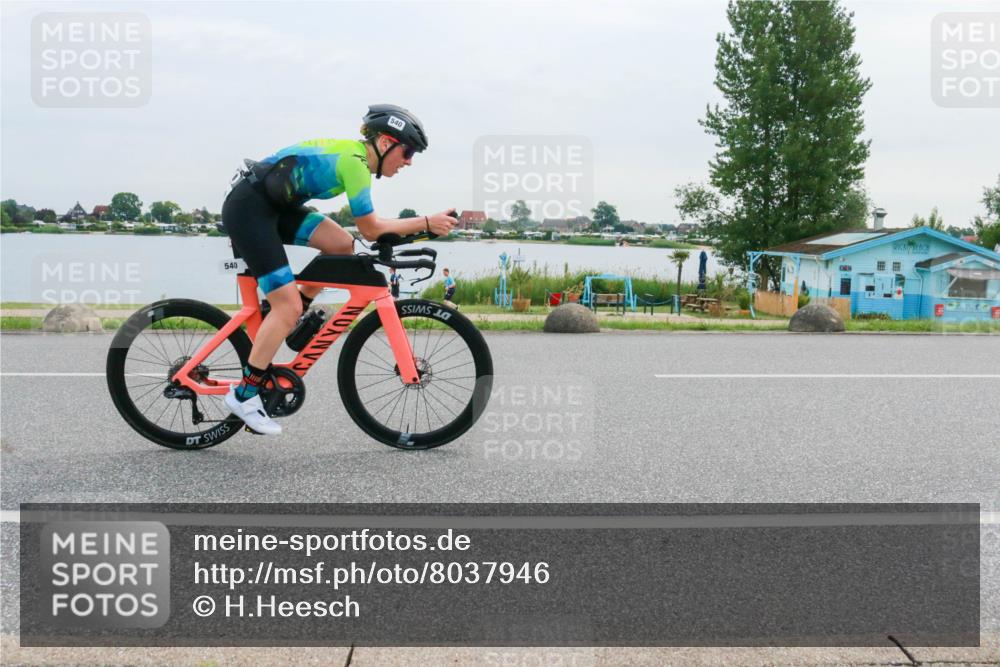 15.06.2025 - 27. Vierlanden-Triathlon H.Heesch http://msf.ph/oto/8037946 15.06.2025 10:54:19 Radfahren 317, 454, 540, 570 meine-sportfotos.de