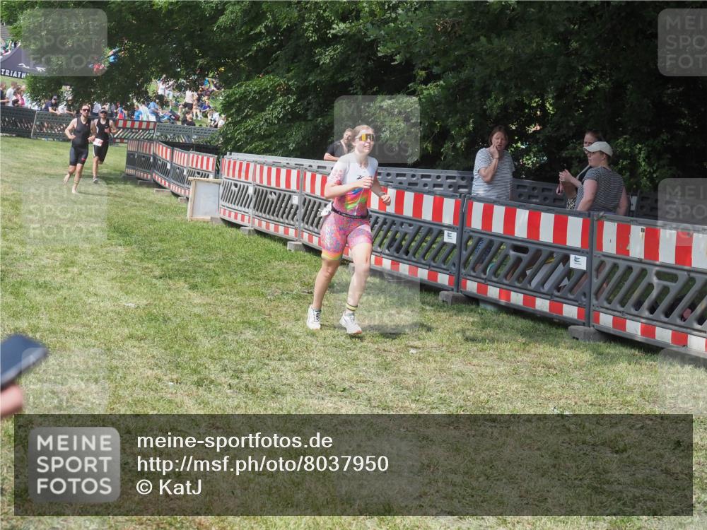 21.06.2025 - 27. Vierlanden-Triathlon KatJ http://msf.ph/oto/8037950 15.06.2025 11:31:09 Schwimmen  meine-sportfotos.de