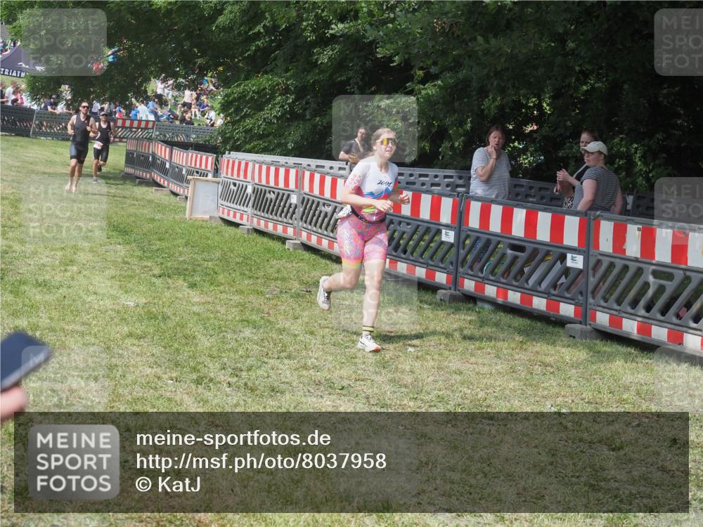 21.06.2025 - 27. Vierlanden-Triathlon KatJ http://msf.ph/oto/8037958 15.06.2025 11:31:09 Schwimmen  meine-sportfotos.de